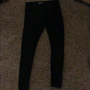 Black sports leggings